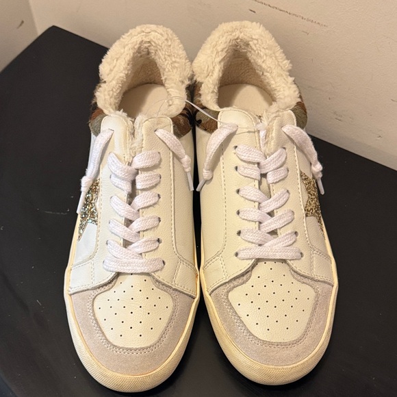 Vintage Havana White and Gold Sneakers - Picture 2 of 12